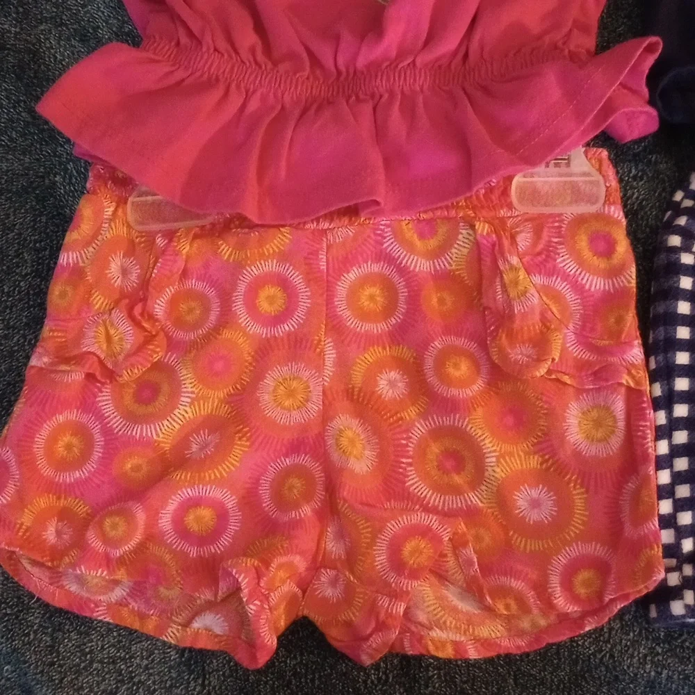 EUC 2 Outfits Girls Summer Lot Size 24M / 2T Flowers Plaid - Picture 3 of 5